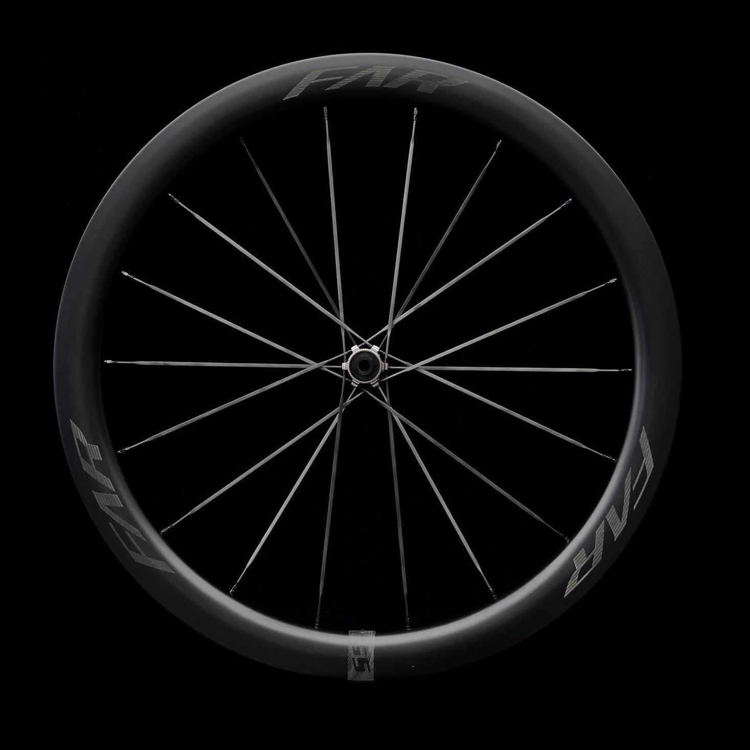 S Series S5 FARSPORTS CARBON WHEEL ON BLACK BACKGROUND